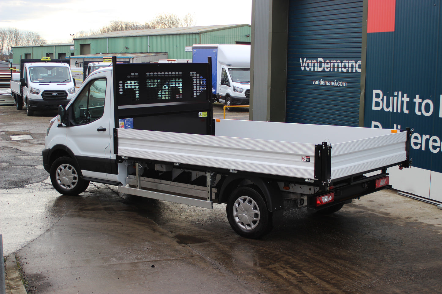 Ford E-Transit 425 Tipper 135Kw Electric L4 Single Cab 184ps Frozen White