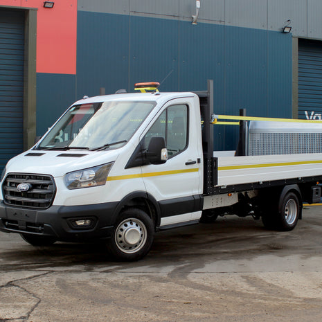 Ford Transit Praveia Dropside 2L Diesel L4 c/w Tail lift & Underslung Toolbox Manual Single Cab 130ps Frozen White