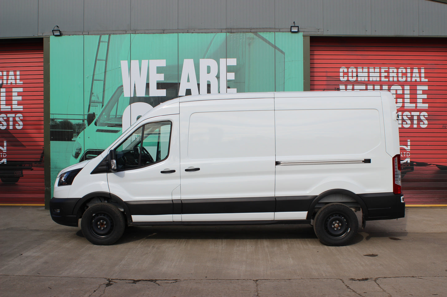 Ford Transit Crew Van 135Kw Electric L3 H2 Automatic Single Cab 184ps White