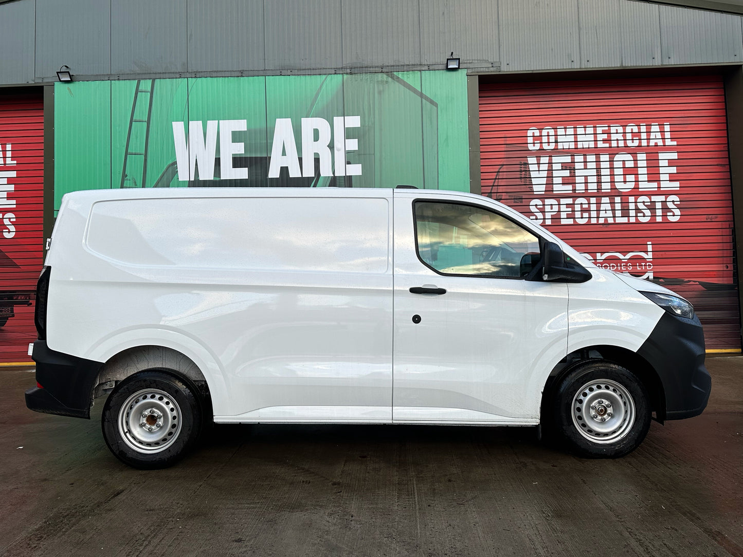 Ford Transit Panel Van Leader 2L Diesel L1 Manual Single Cab 110 hp Frozen white