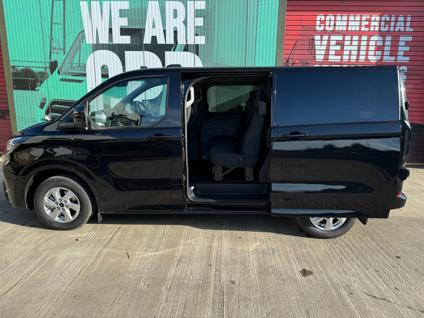 Ford Transit Crew Van 2L Diesel L1 Automatic Double Cab 136ps Agate Black Metallic