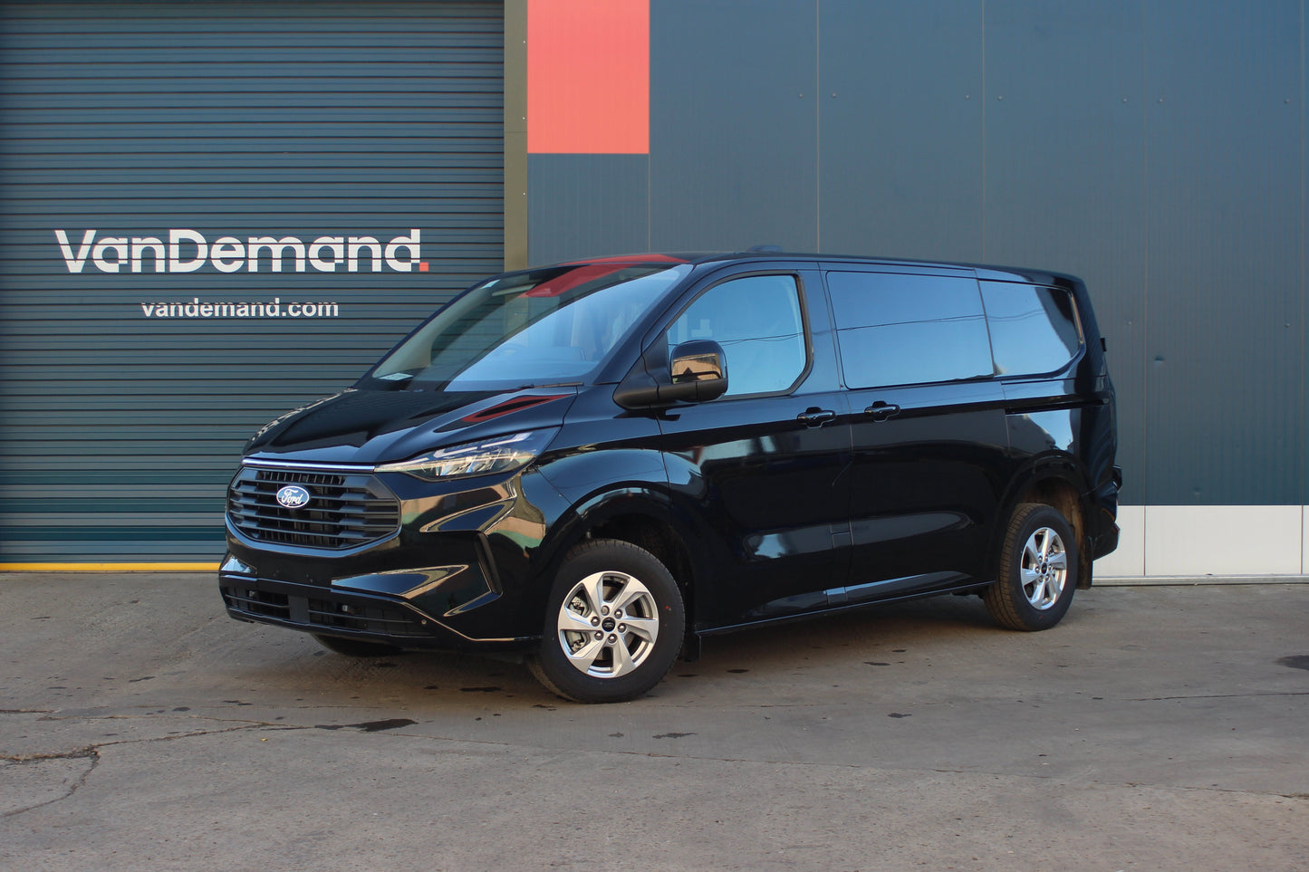 Ford Transit Crew Van 2L Diesel L1 Automatic Double Cab 136ps Agate Black Metallic