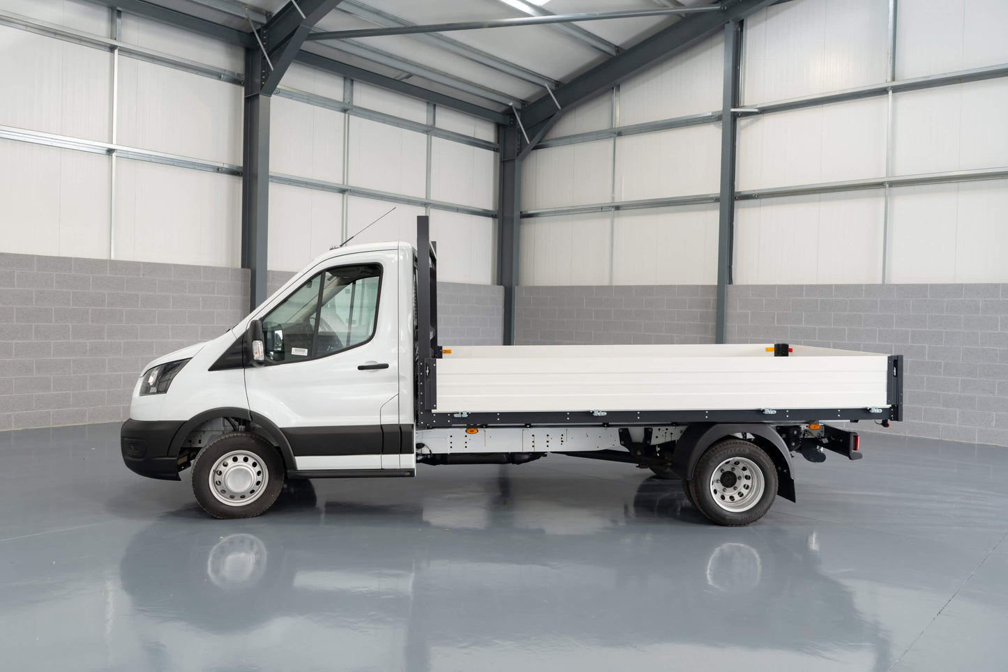 Ford Transit L4 Dropside Traffic Management